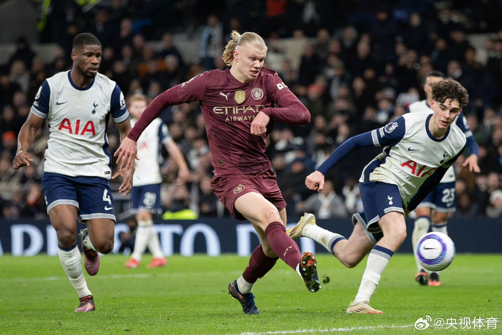 星空彩票 -曼城发布备战花絮，转会期防线松动，德甲任务艰巨，数据趋势出现新变化(德甲转会名单)