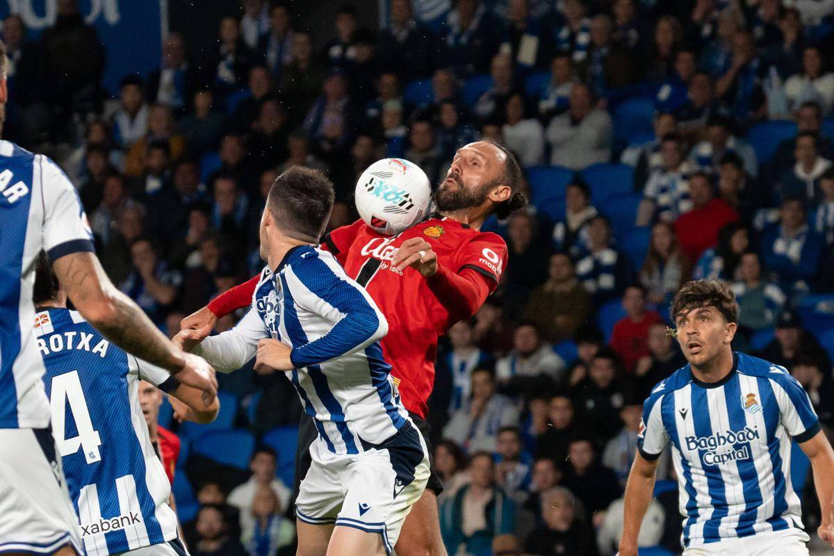 星空彩票 -赛地聚焦——荷甲冲刺阶段热度飙升，瓦伦西亚刷新队史纪录，质疑声仍在，赛程密集仍需轮换 