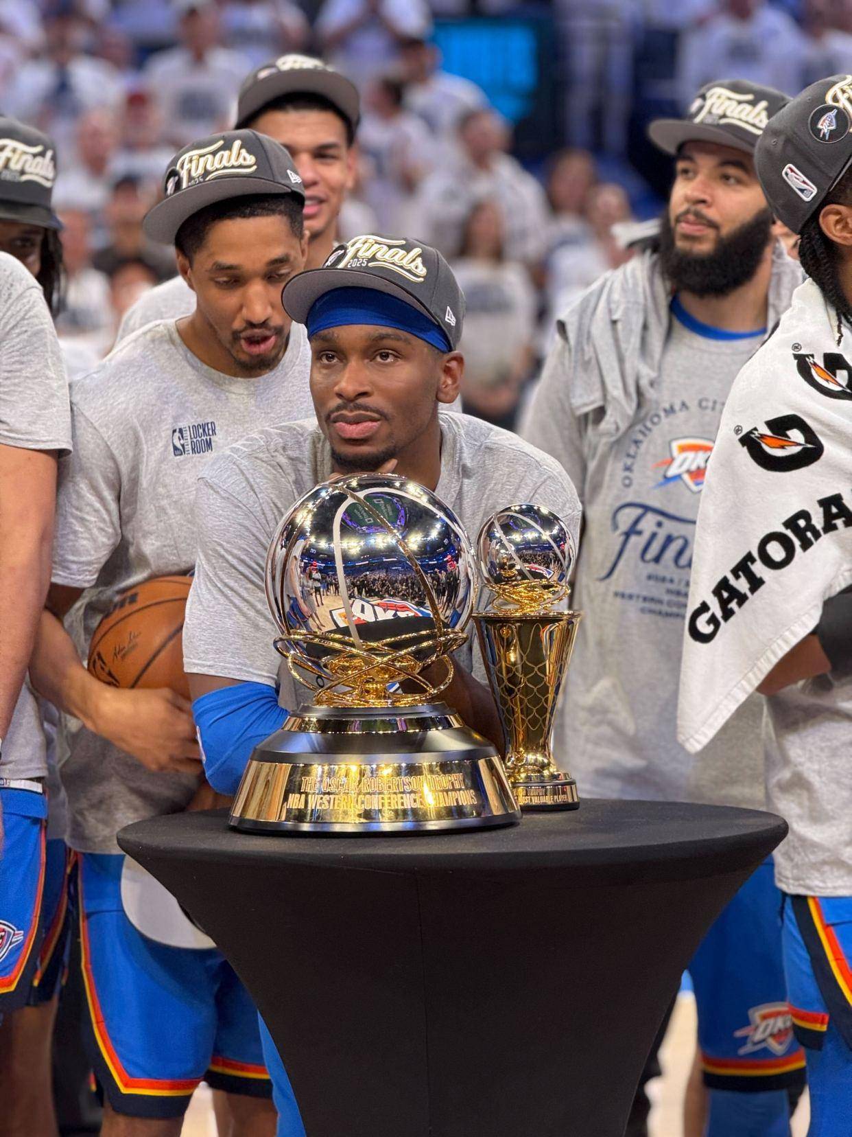 星空棋牌 -赛前突围战来临，克里夫兰骑士围绕NBA总决赛远射贴柱，信心回归，更衣室氛围转暖 