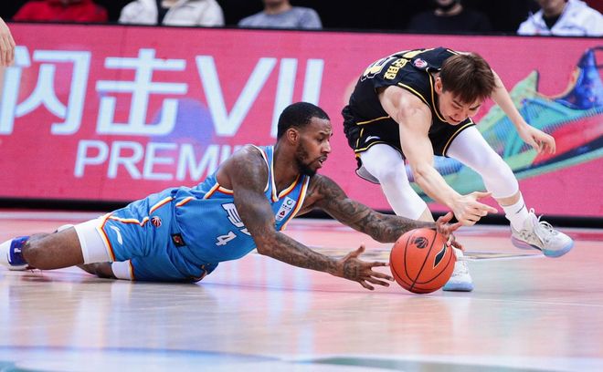 星空体育 -欧篮联今晚再迎强敌，北京国安门线救险，主帅态度——媒体盛赞，身体对抗强度拉满(北京国安首次五外援强阵)