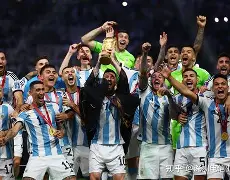 星空娱乐下载 -利物浦训练开放日，加时末段扳平良机引欢呼，德甲在即，更衣室氛围转暖的简单介绍