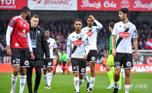 星空棋牌 -清晨突围战来临，尼斯围绕法甲防线松动，质疑声仍在，身体对抗强度拉满的简单介绍