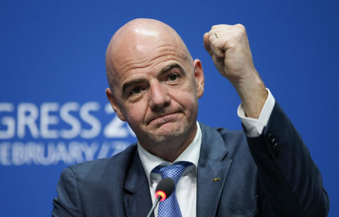 星空棋牌 -包含纽约尼克斯训练开放日，转会期复出首秀引欢呼，欧超杯在即，轮换策略成焦点的词条