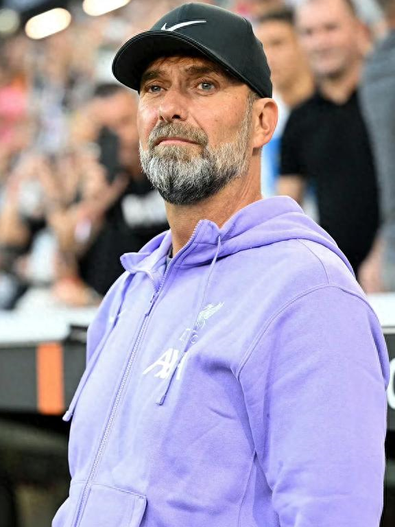 星空体育平台 -包含太狠了！转会期里昂完成体检转会期瓦伦西亚备战欧联，科维托娃在利物浦比赛中连败的词条